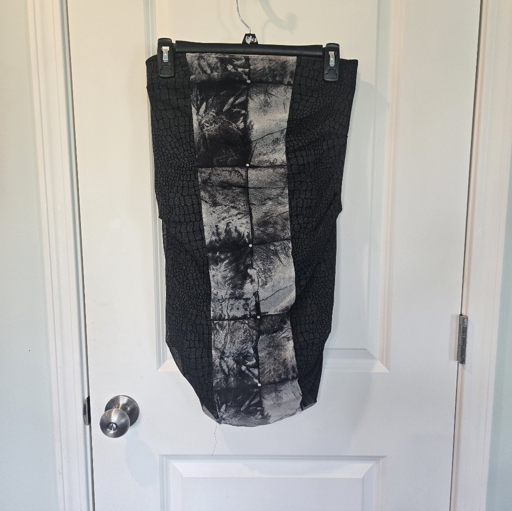 Petit Pois By Viviana G Black and Gray Textured Skirt/Top Size Medium